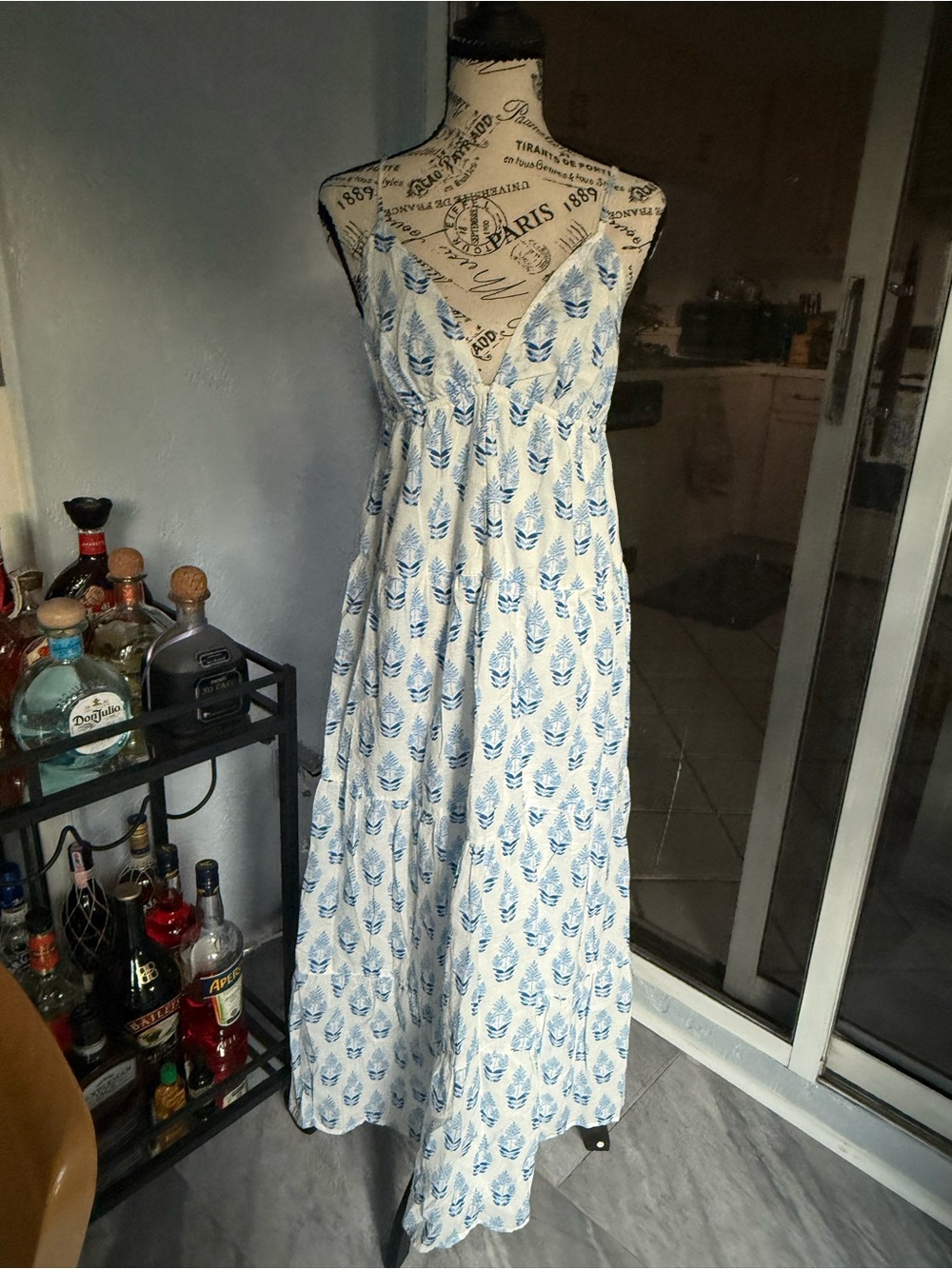 Source Unknown White Maxi Dress with Blue Leaf Print EUC